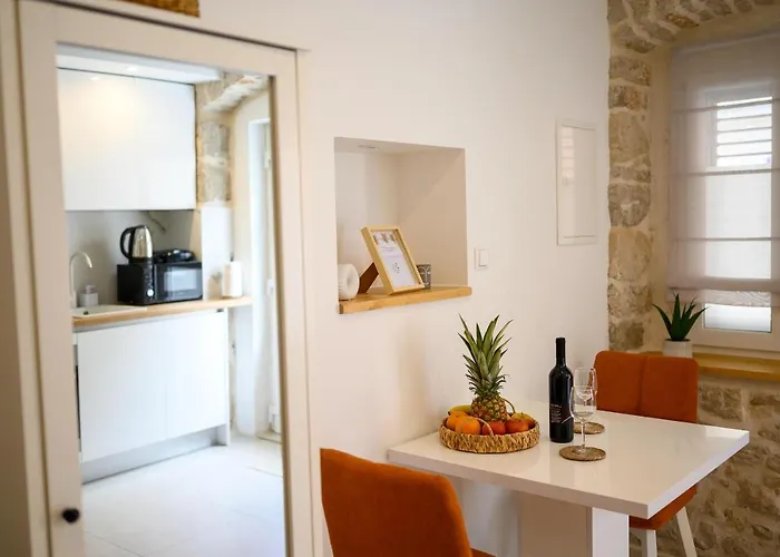 Boras شقة Metković